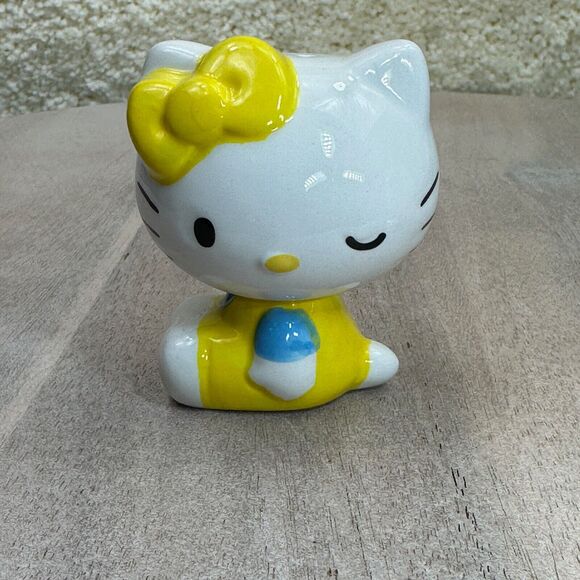 Hello Kitty Ceramic Salt and Pepper Shaker Set Yellow Pink White Sanrio New - Picture 10 of 16